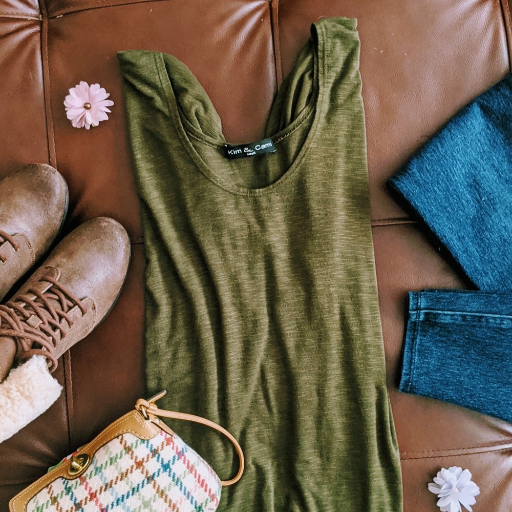Olive Green Kim & Cami Magyar Scoop Neck S EUC